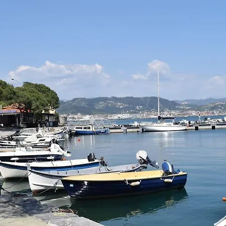 Il Mare Sotto Casa - Free Parking Fezzano (Liguria)